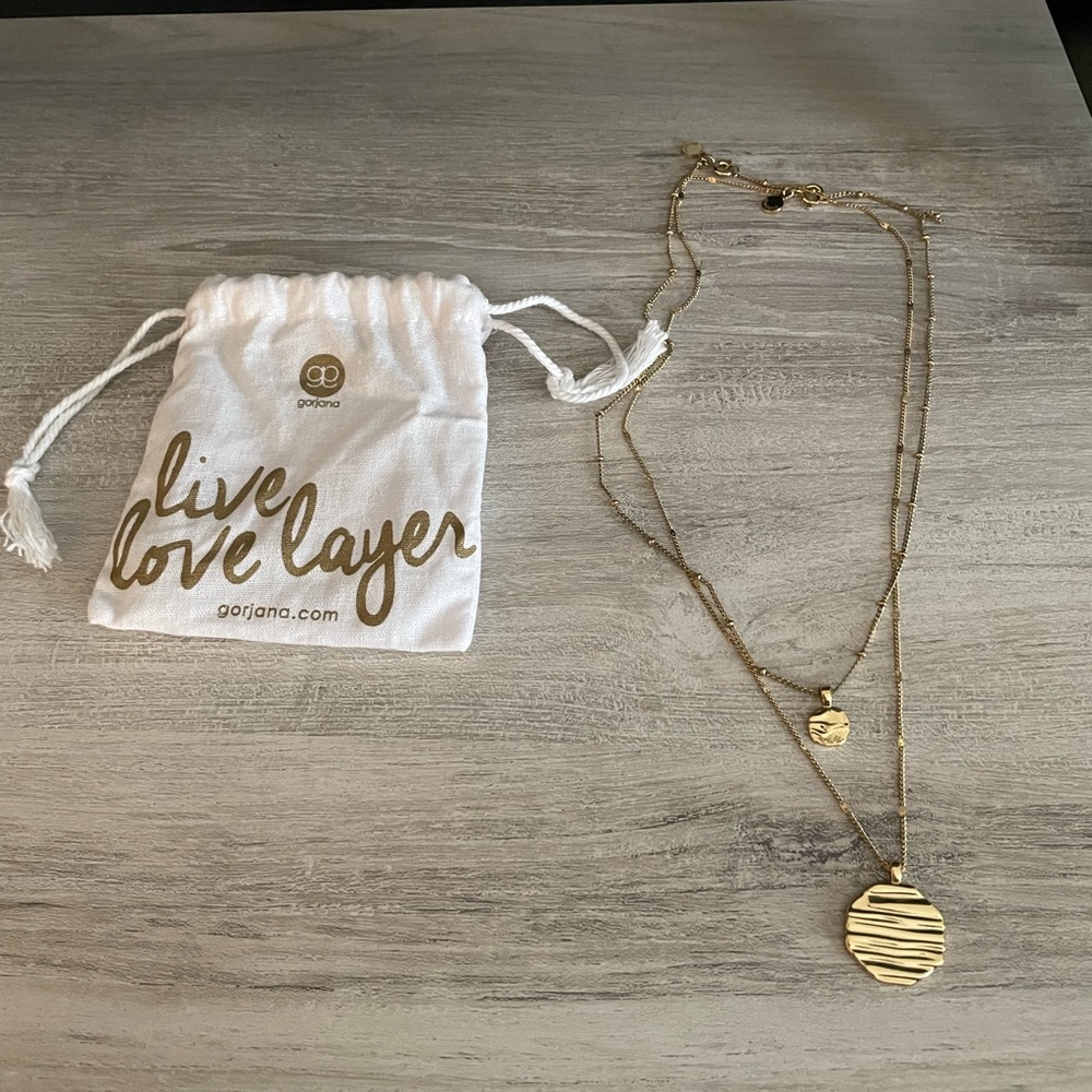 Gorjana California dreaming necklace set EUC